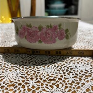 Gibson Floral Cookware bowl with Pink Roses